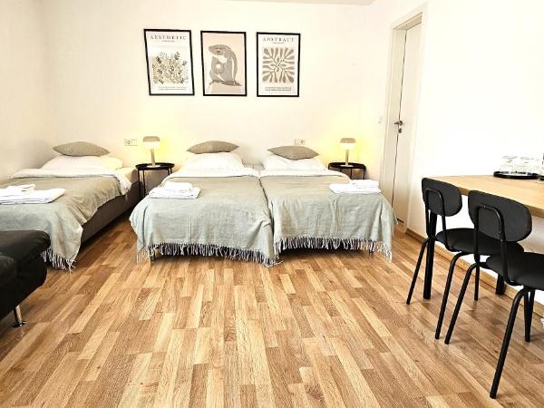 Airport Messe Hotel : photo 4 de la chambre chambre triple standard