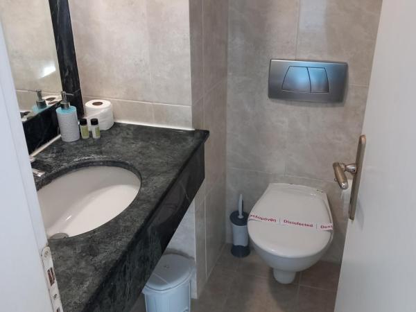 City Marina : photo 1 de la chambre chambre triple Économique avec lit d'appoint