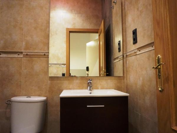 Far Home Atocha : photo 4 de la chambre chambre double avec salle de bains