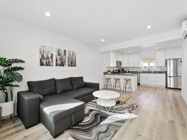 Muirfield Chic City Bungalow with Parking : photo 8 de la chambre chambre lit queen-size deluxe