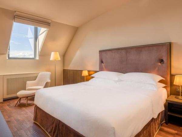 Sheraton Grand Salzburg : photo 4 de la chambre suite sky avec accès etage7 - vue sur ville