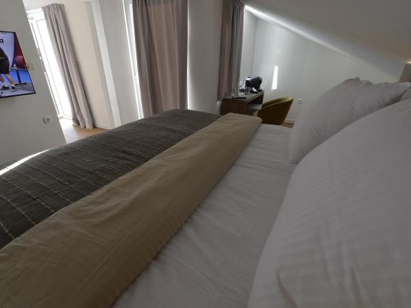 Suites Villa Ropuš : photo 6 de la chambre suite deluxe - vue latérale sur mer