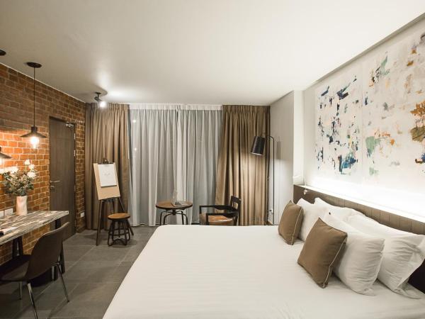Art Mai Gallery Nimman Hotel Chiang Mai - SHA Plus : photo 1 de la chambre exclusive abstract art gallery