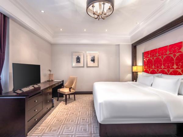 The Yangtze Boutique Shanghai - Free minibar for the first round of the day : photo 1 de la chambre art deco king room - welcome fruit  & welcome snacks *1  per stay ( up 2 persons ) 