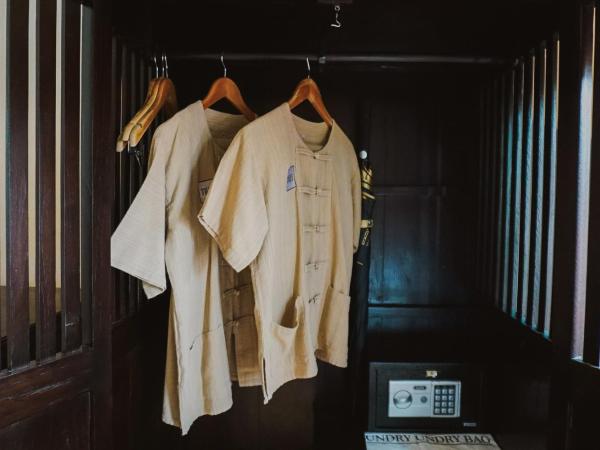 THEE Kashatharn by TH District : photo 6 de la chambre chambre familiale avec terrasse