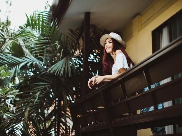 THEE Kashatharn by TH District : photo 4 de la chambre chambre familiale avec terrasse