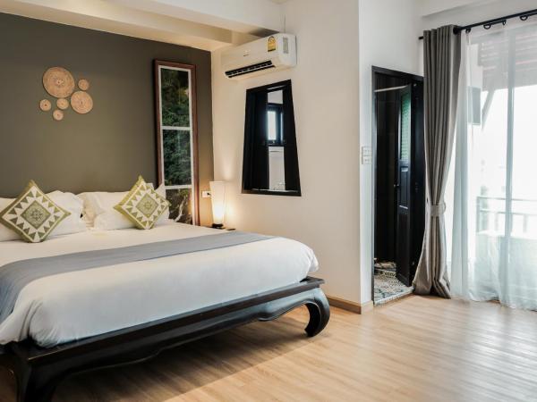 THEE Kashatharn by TH District : photo 3 de la chambre chambre double ou lits jumeaux deluxe avec balcon