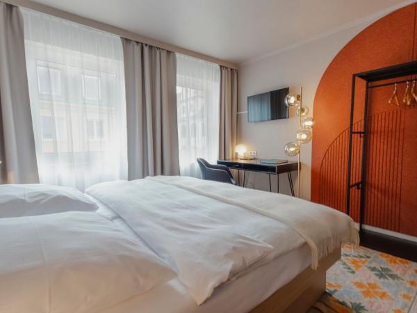 Hotel Lux : photo 4 de la chambre chambre triple