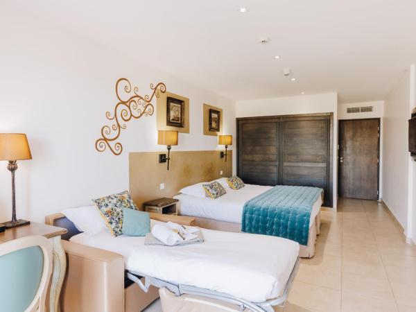 Hôtel Liberata & Spa : photo 4 de la chambre chambre familiale triple - vue sur mer