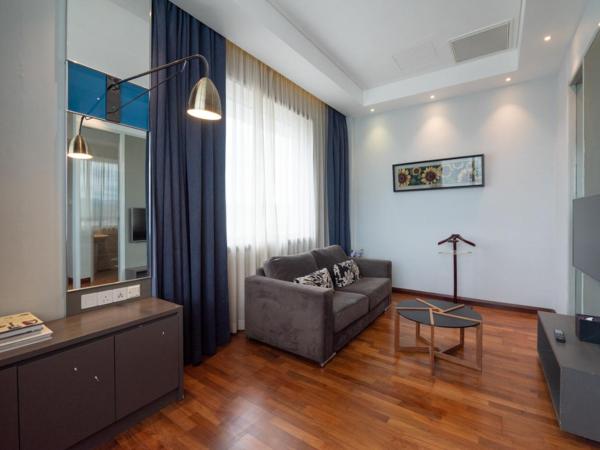 Asaya Hotel Kota Kinabalu - Refurbished 2024 : photo 5 de la chambre suite lit queen-size