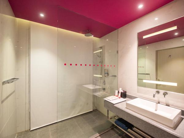 Asaya Hotel Kota Kinabalu - Refurbished 2024 : photo 8 de la chambre chambre lit queen-size privilège