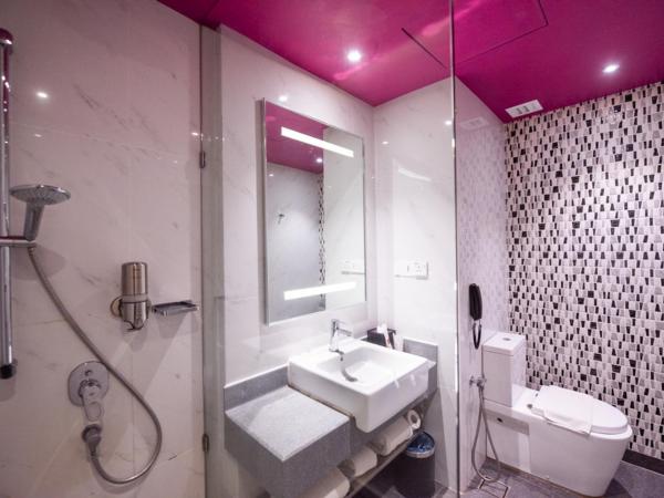 Asaya Hotel Kota Kinabalu - Refurbished 2024 : photo 4 de la chambre chambre lits jumeaux supérieure