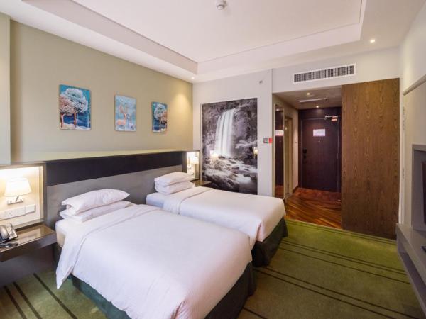 Asaya Hotel Kota Kinabalu - Refurbished 2024 : photo 1 de la chambre chambre lits jumeaux supérieure