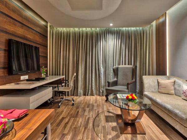 Grand Chennai by GRT Hotels : photo 8 de la chambre suite de luxe avec transferts aller-retour pour l'aéroport