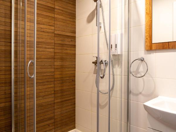 Centrum Szkoleniowo-Konferencyjne : photo 4 de la chambre chambre double avec salle de bains privative