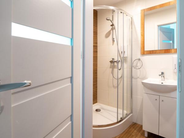 Centrum Szkoleniowo-Konferencyjne : photo 3 de la chambre chambre double avec salle de bains privative