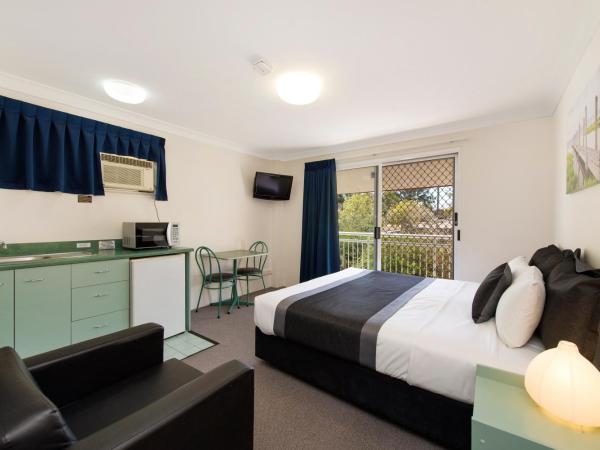 Chermside Court Motel : photo 5 de la chambre studio lit queen-size 