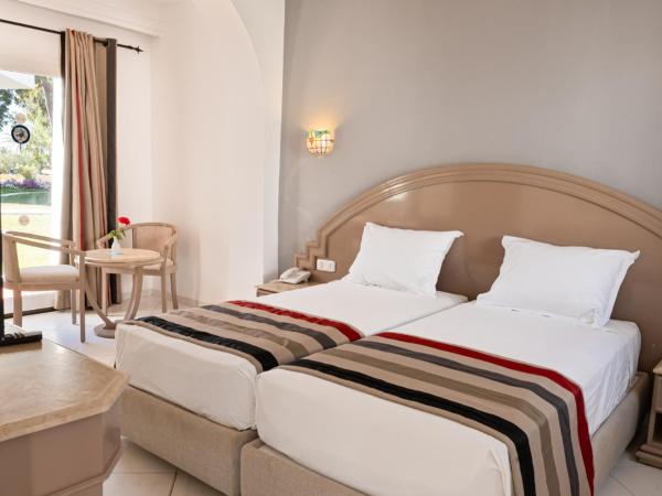 One Resort Aqua Park : photo 1 de la chambre chambre double avec terrasse
