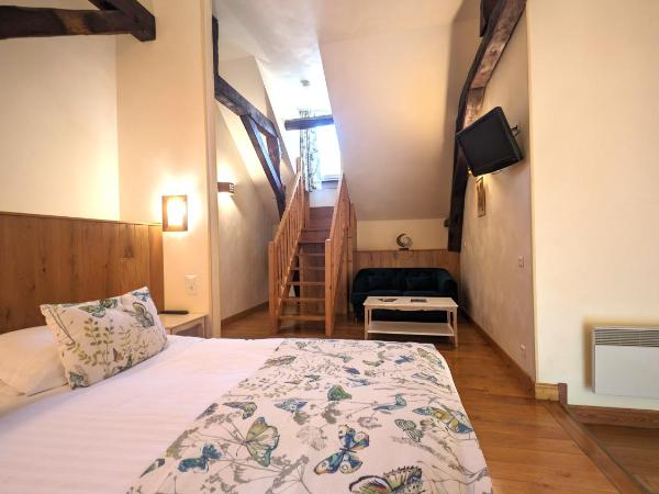 La Villa des Consuls - Gîte de tourisme de charme : photo 5 de la chambre grande chambre double (2ème Étage)