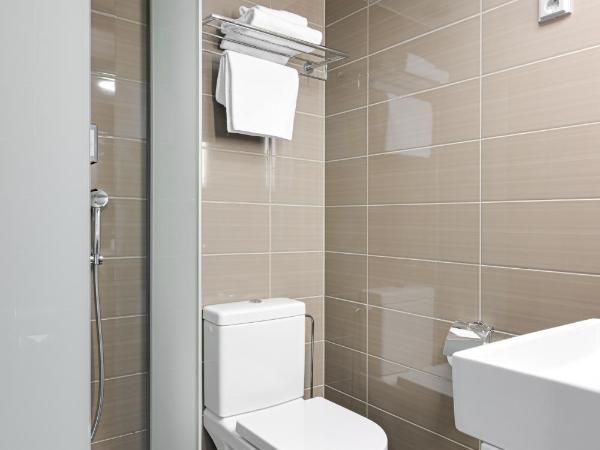 Comfort Hotel Xpress Helsinki Airport Terminal : photo 4 de la chambre petite chambre simple