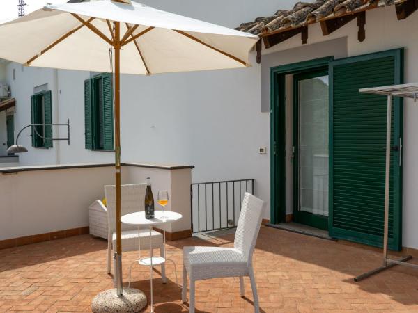 Agriturismo Villa Lupara : photo 3 de la chambre suite junior - vue sur mer