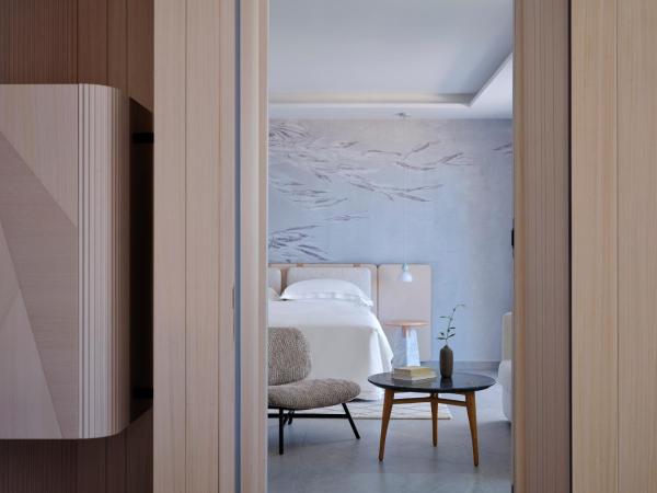 Deos Mykonos - A Myconian Collection Hotel : photo 2 de la chambre delta room with outdoor hot tub & sea view