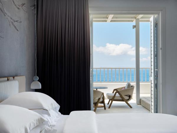Deos Mykonos - A Myconian Collection Hotel : photo 3 de la chambre delta room with outdoor hot tub & sea view
