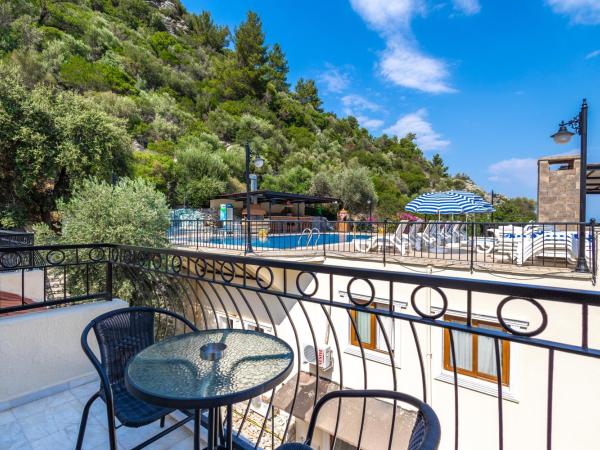 LESLION HOTEL TURUNC : photo 5 de la chambre chambre familiale deluxe