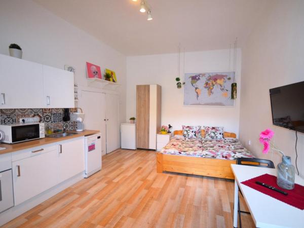 Travel&Joy backpackers : photo 1 de la chambre studio avec salle de bains privative