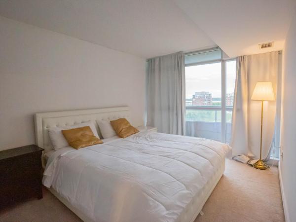 CN Tower view suite with free Parking : photo 4 de la chambre suite 2 chambres