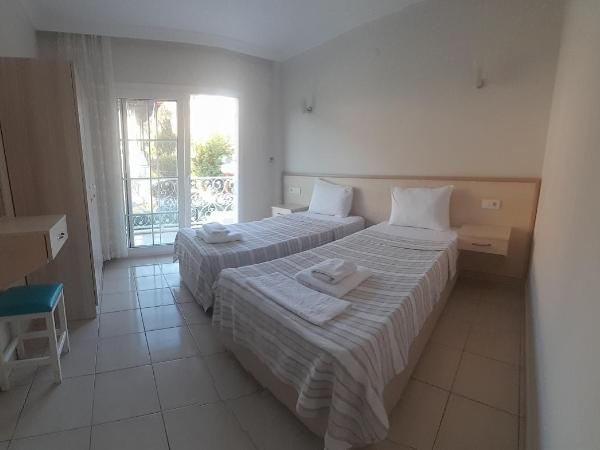 Mermaid Apart Otel : photo 2 de la chambre studio avec vue sur jardin