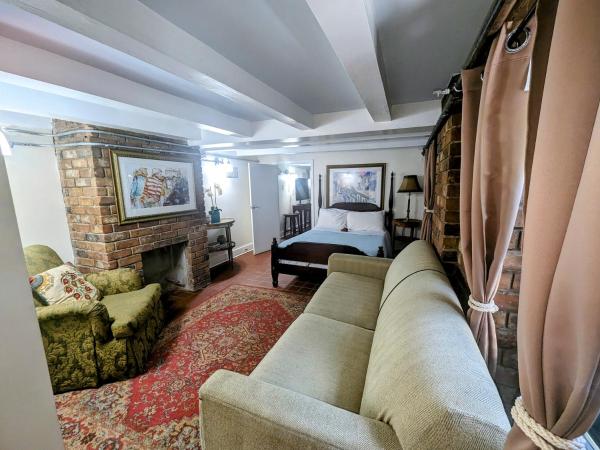 The Esplanade Guesthouse Mansion : photo 8 de la chambre chambre lit queen-size - accessible aux personnes à mobilité réduite