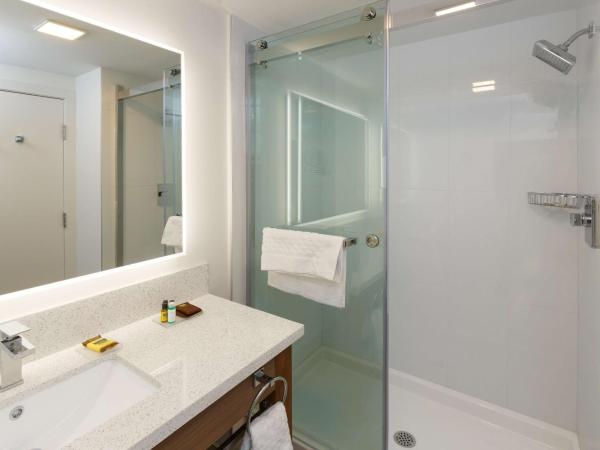 Executive Residency by Best Western Calgary City View North : photo 4 de la chambre king room - non-pet friendly
