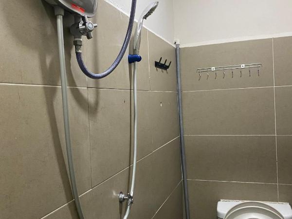 Aayu Muntri : photo 8 de la chambre chambre familiale avec salle de bains privative