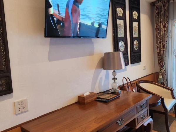 Kasem Island Resort : photo 6 de la chambre chambre lit king-size avec baignoire spa