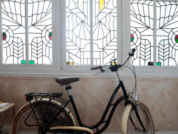 ThePlacetoBe B&B : photo 8 de la chambre chambre lit queen-size avec salle de bains commune