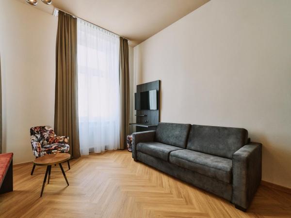 Urban Rooms Rathaus - Self Check-In : photo 4 de la chambre chambre familiale supérieure
