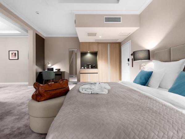 Grand Park Hotel : photo 3 de la chambre appartement royal