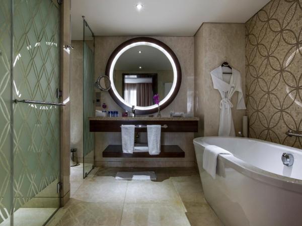 Crowne Plaza Dubai Deira, an IHG Hotel : photo 2 de la chambre suite junior lit king-size