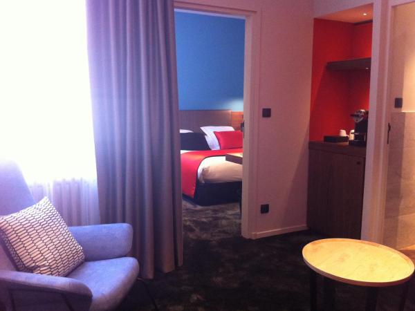 Hostellerie Du Chapeau Rouge : photo 1 de la chambre suite junior (4 adultes)