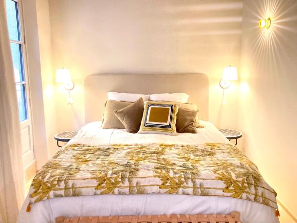 Le Petit Avignon - chambres & appartement à deux pas du Pont d'Avignon et du Palais des Papes : photo 5 de la chambre chambre double avec patio