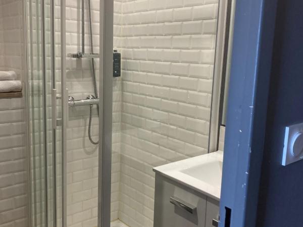 Brit Hotel Saint-Nazaire Centre : photo 3 de la chambre chambre lits jumeaux