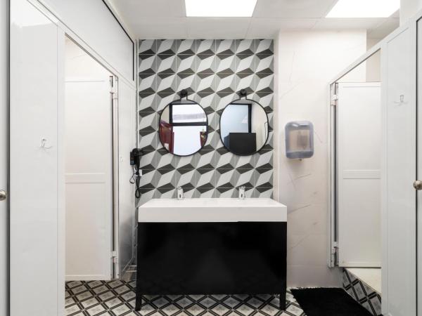 Home Youth Hostel by Feetup Hostels : photo 1 de la chambre chambre lits jumeaux