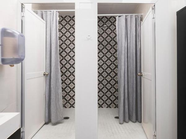 Home Youth Hostel by Feetup Hostels : photo 6 de la chambre chambre lits jumeaux