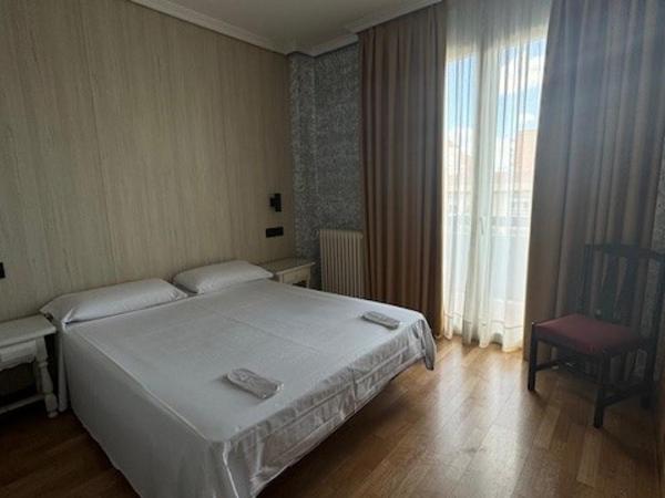 Hotel Madrid Río : photo 5 de la chambre chambre double avec balcon