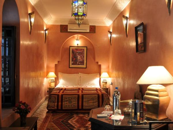 Riad Adriana : photo 2 de la chambre chambre double -bordeaux-