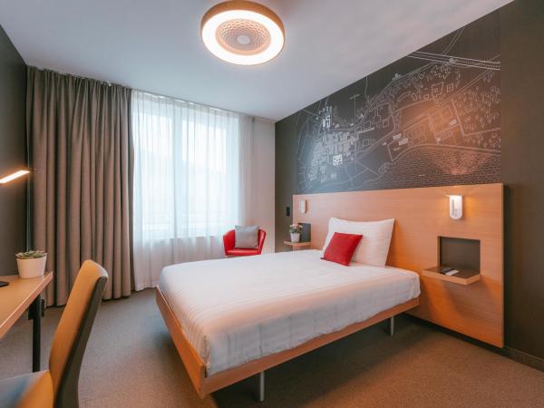 SwissTech Hotel : photo 1 de la chambre chambre simple basique avec lit double