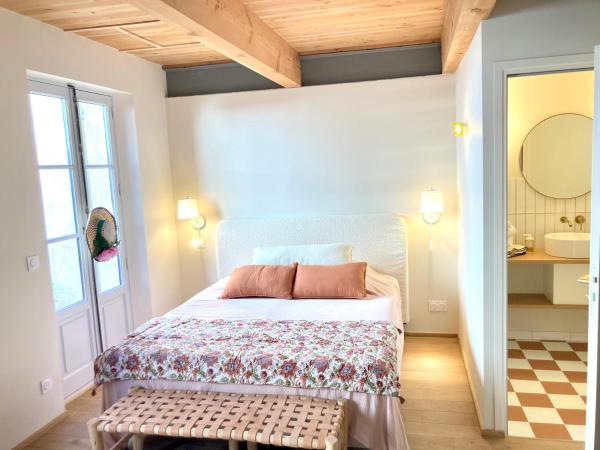 Le Petit Avignon - chambres & appartement à deux pas du Pont d'Avignon et du Palais des Papes : photo 3 de la chambre chambre double supérieure