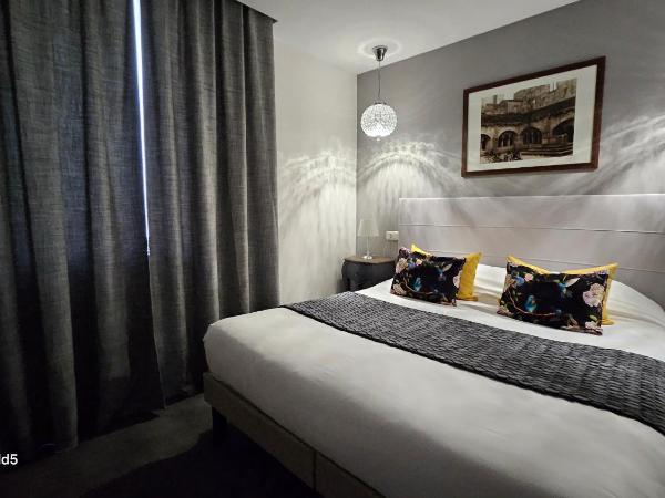 Brit Hotel Acacias : photo 9 de la chambre chambre double club avec salon privé (24 m²)