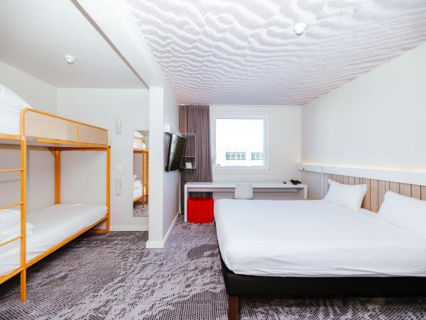 Ibis Luxembourg Airport : photo 1 de la chambre chambre standard avec 1 lit double et 2 lits simples